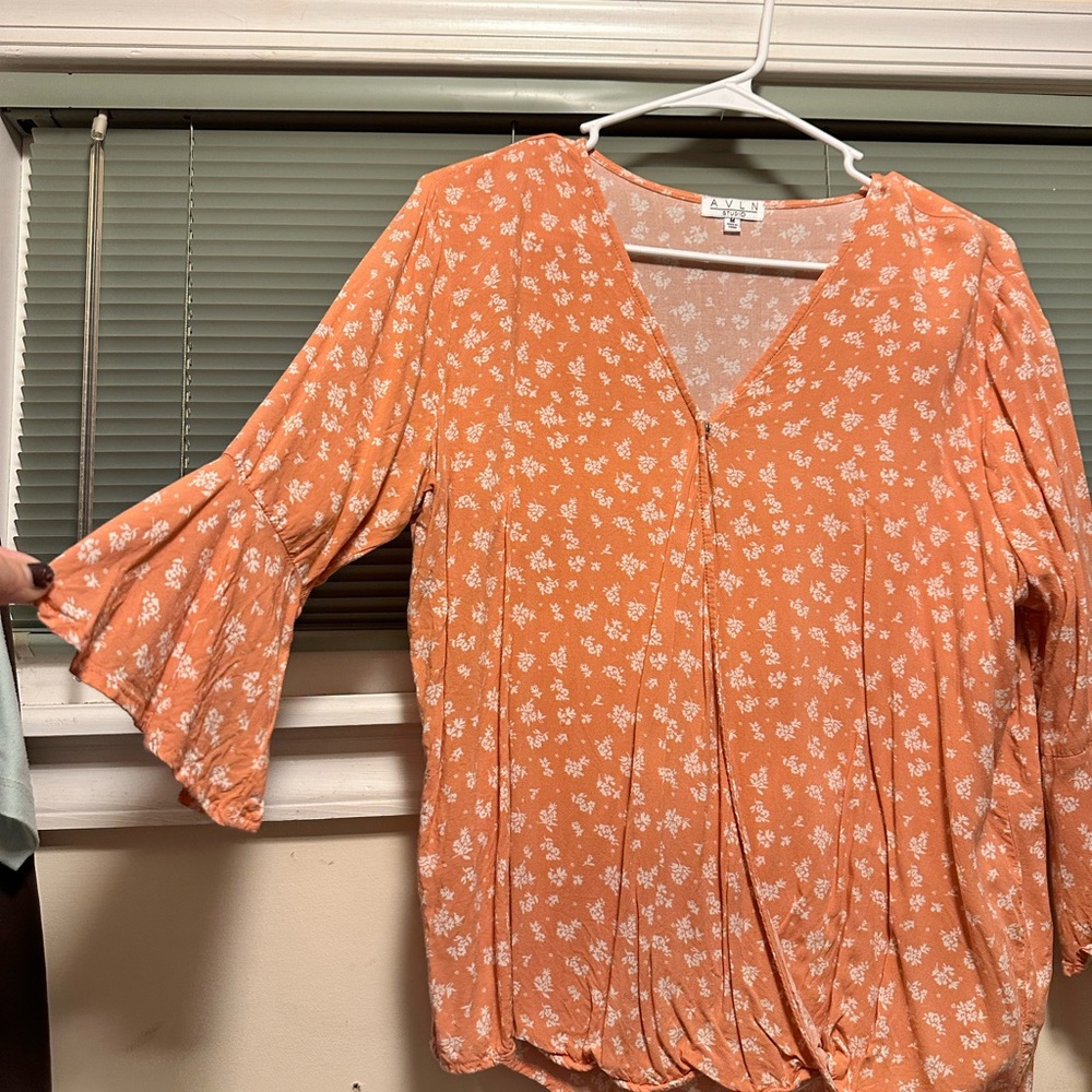 avln size M boho top